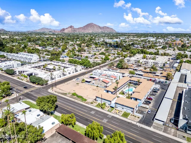 $799 | 3025 North 32nd Street, Unit 8, Phoenix, AZ 85018