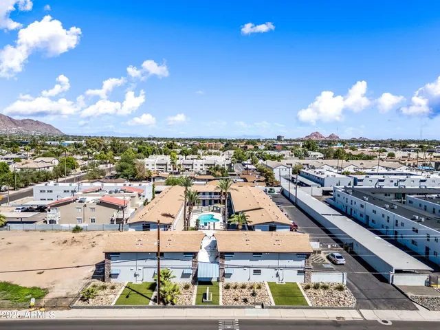 $799 | 3025 North 32nd Street, Unit 8, Phoenix, AZ 85018