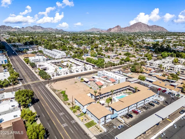 $799 | 3025 North 32nd Street, Unit 8, Phoenix, AZ 85018