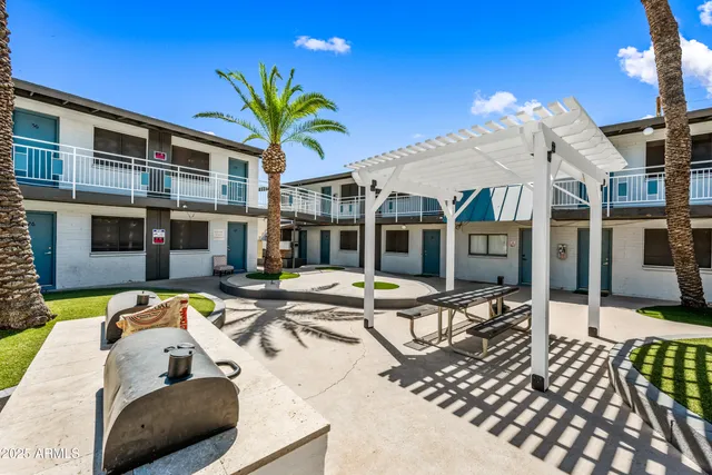 $799 | 3025 North 32nd Street, Unit 8, Phoenix, AZ 85018