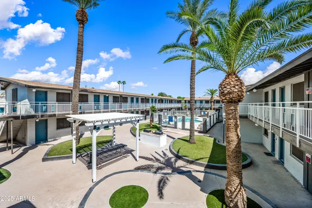 $799 | 3025 North 32nd Street, Unit 8, Phoenix, AZ 85018