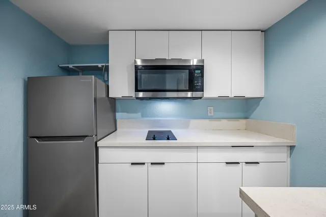 $799 | 3025 North 32nd Street, Unit 8, Phoenix, AZ 85018