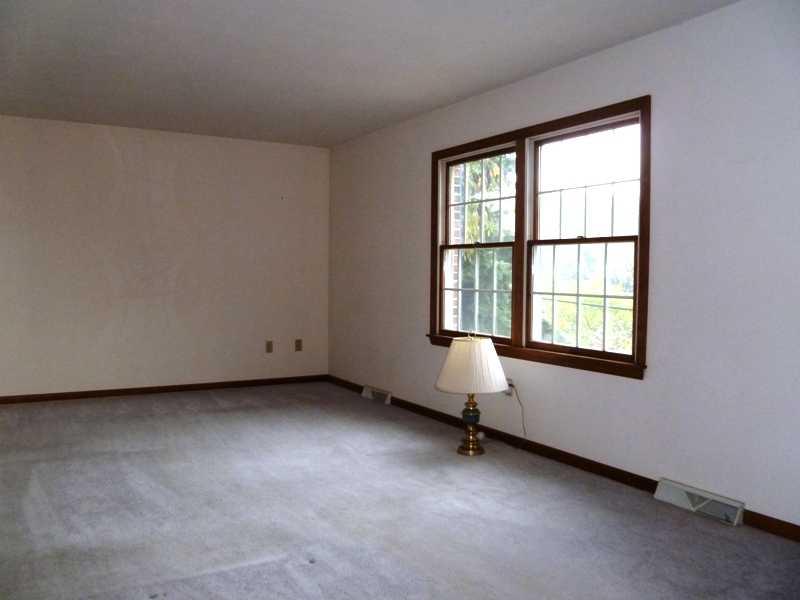 2720 Fernwald Road Pittsburgh, PA 15217 - Photo 12 of 21 Living Room.