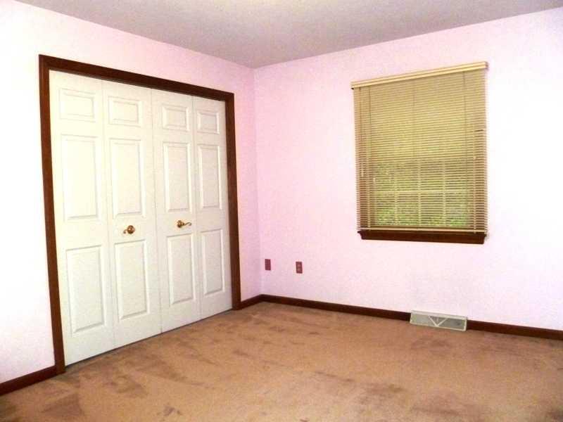 2720 Fernwald Road Pittsburgh, PA 15217 - Photo 19 of 21 Bedroom. Fourth bedroom