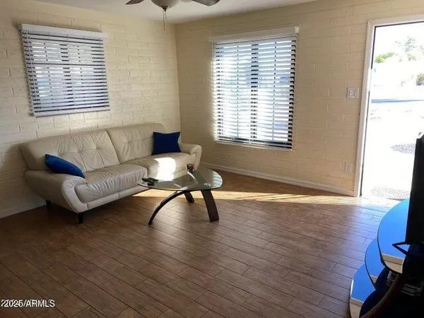 $1,695 | 925 East Henry Street, Tempe, AZ 85288