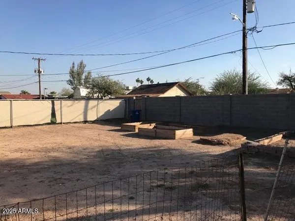 $1,695 | 925 East Henry Street, Tempe, AZ 85288