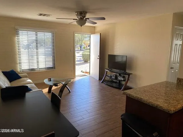 $1,695 | 925 East Henry Street, Tempe, AZ 85288