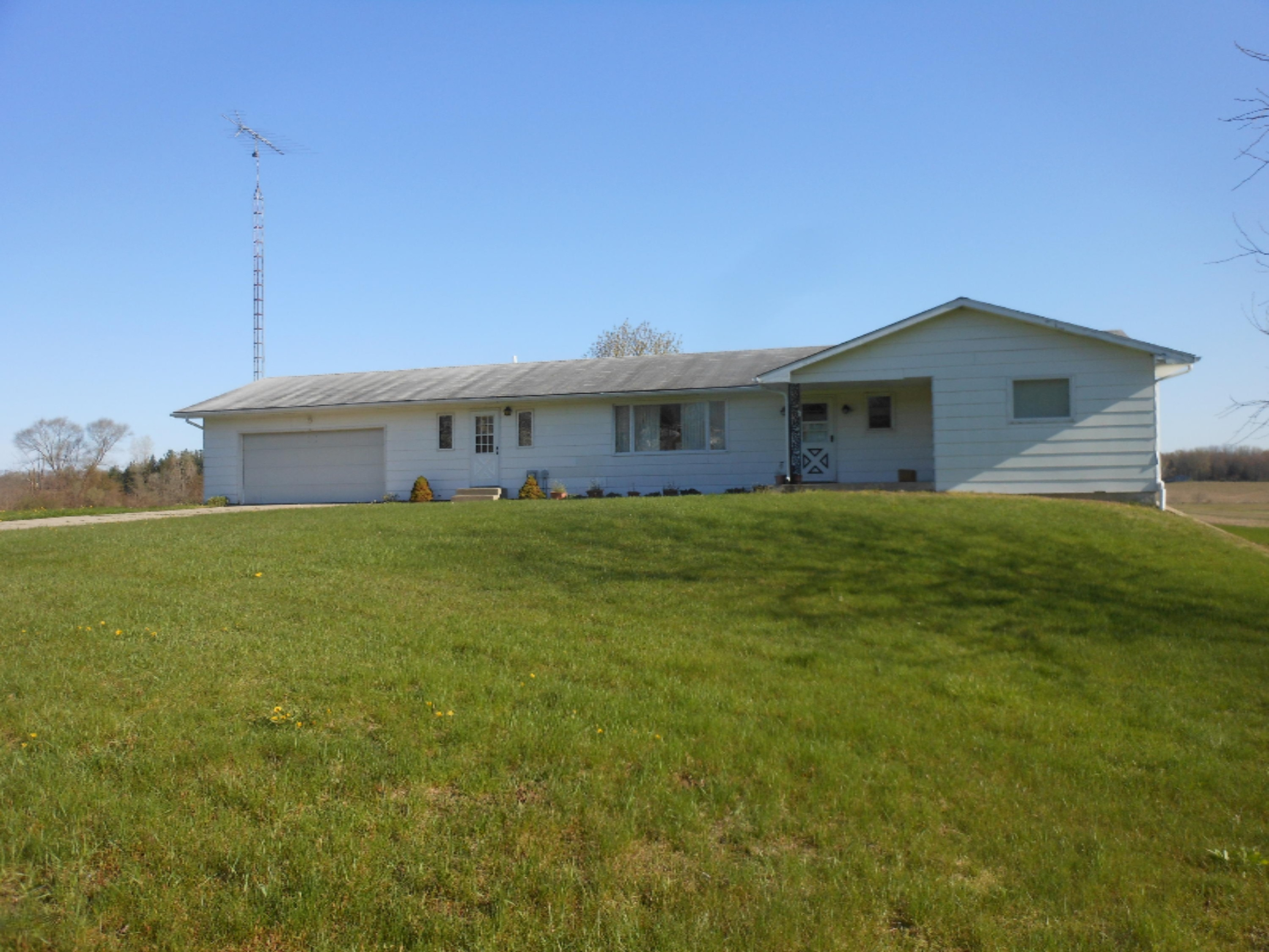2375 East Shawnee Road Berrien Springs, MI 49103 - Photo 1 of 8 DSCN6208