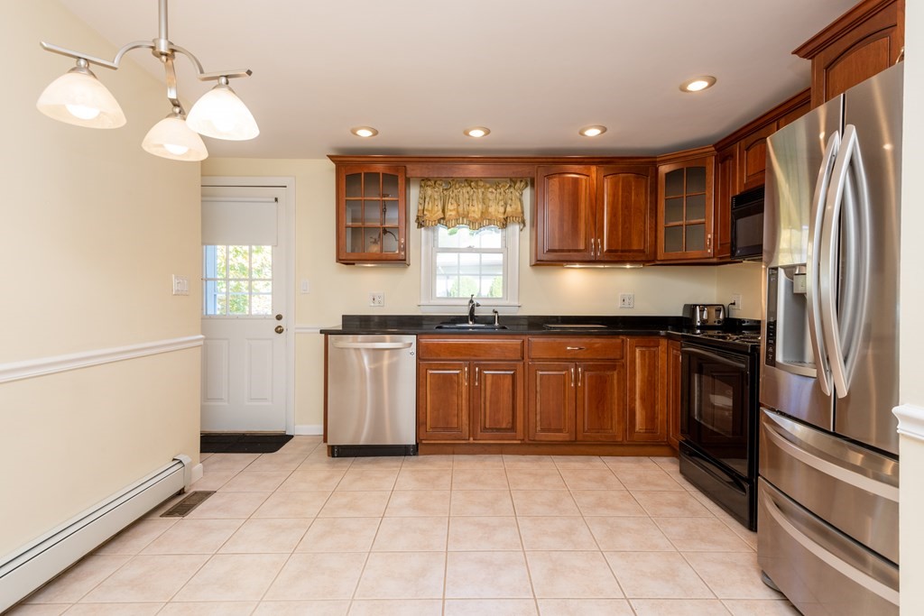 188 Edgemere Road Lynn, MA 01904 - Photo 20 of 41 Gallery Image 20