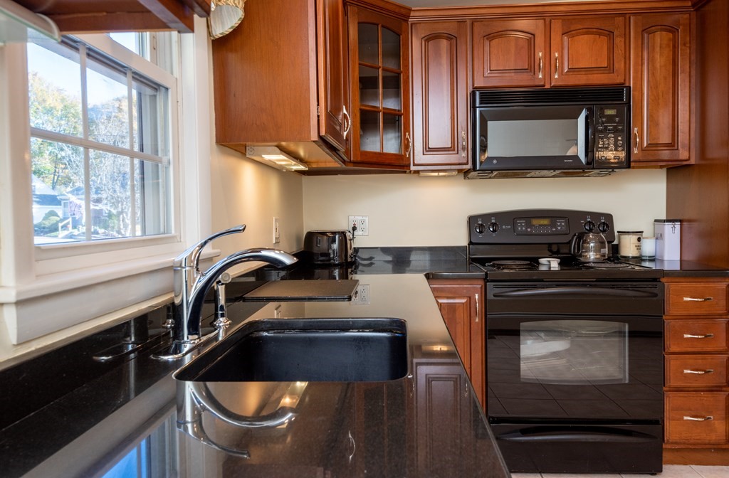 188 Edgemere Road Lynn, MA 01904 - Photo 24 of 41 Gallery Image 24