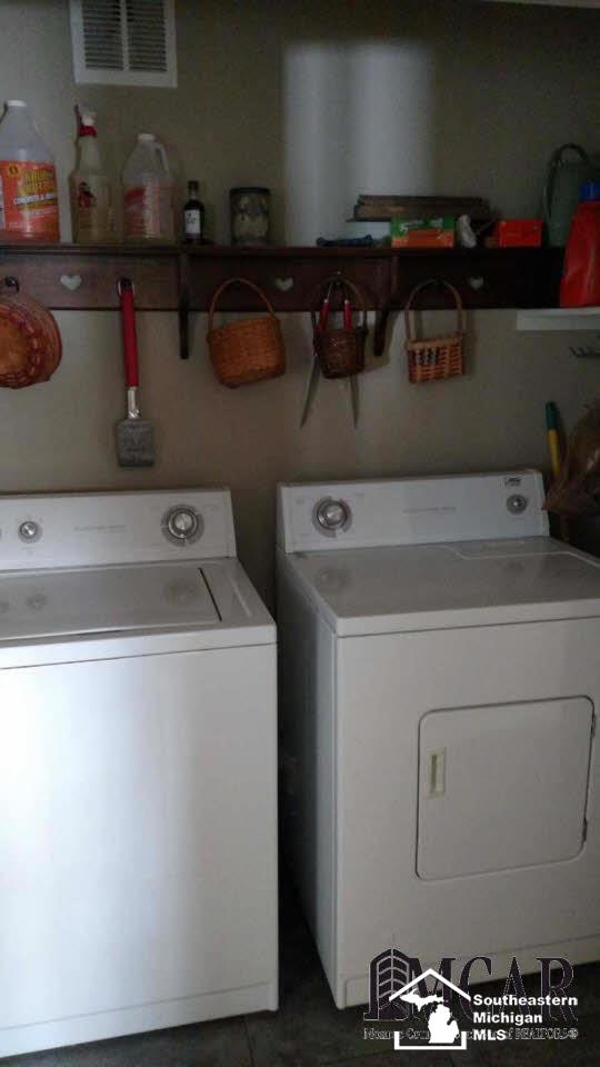 14473 Grafton Road Carleton, MI 48117 - Photo 16 of 32
