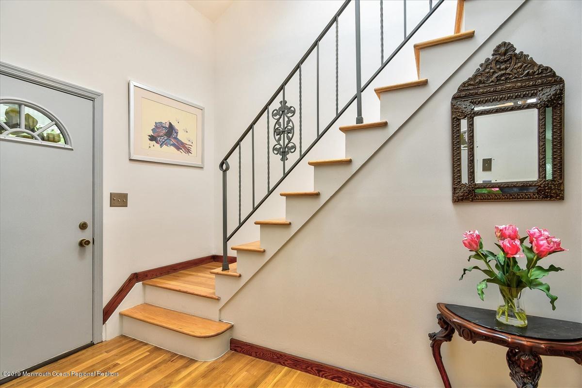 4 Floyd Wyckoff Road Morganville, NJ 07751 - Photo 2 of 28 Foyer