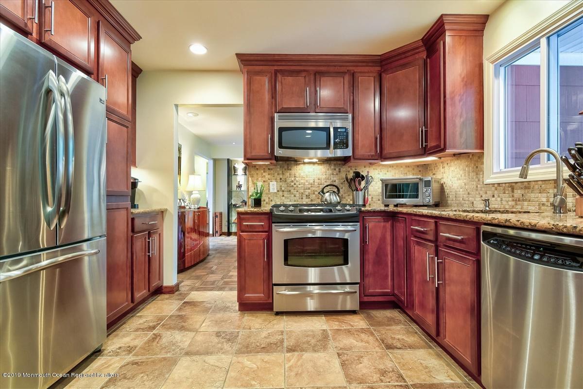 4 Floyd Wyckoff Road Morganville, NJ 07751 - Photo 14 of 28 Kitchen 3