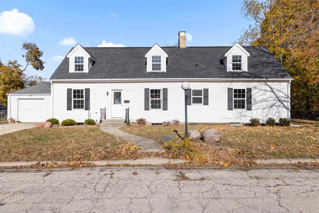 $205,500 | 2906 Buckingham Drive, Rockford, IL 61107