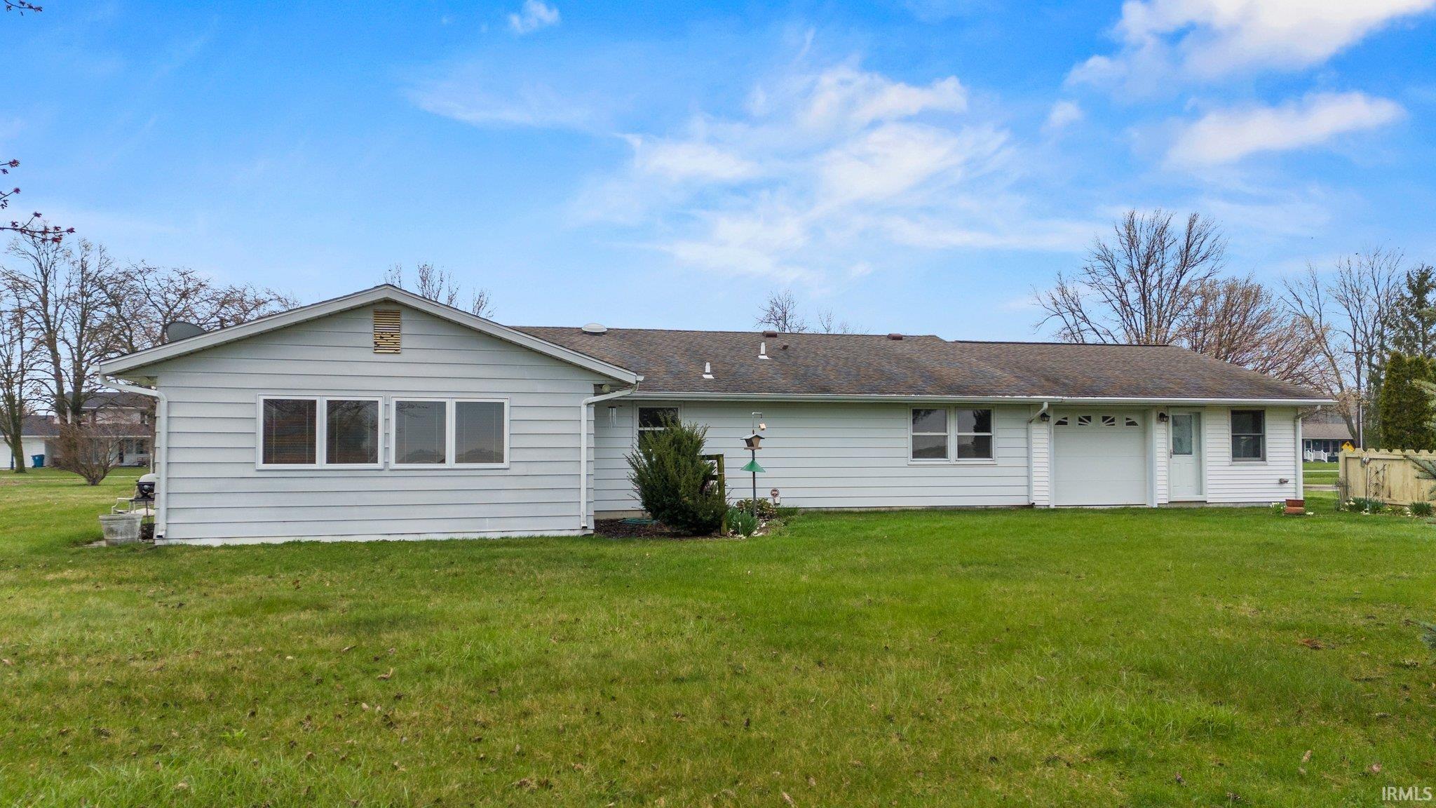 11011 Paulding Road New Haven, IN 46774 - Photo 9 of 34