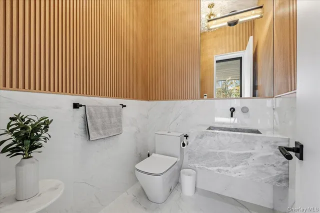 a view of livingroom with furniture and windows