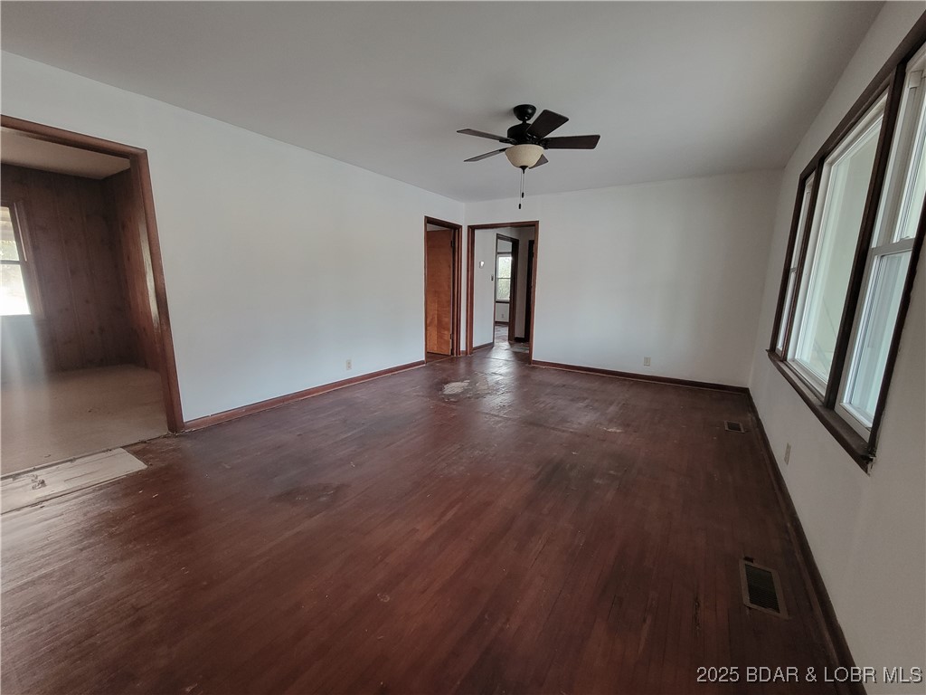 310 Miller Avenue Tipton, MO 65081 - Photo 4 of 13