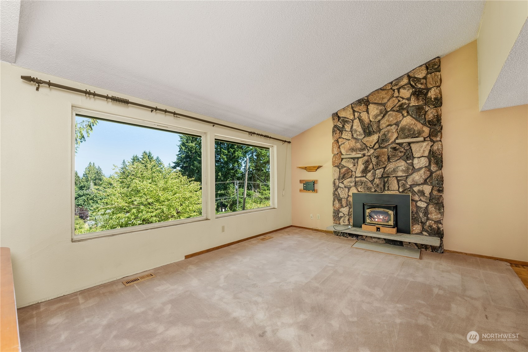7347 East Collins Road Port Orchard, WA 98366 - Photo 5 of 40 Gallery Image 5