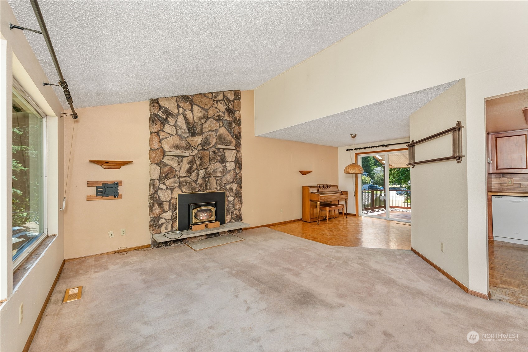 7347 East Collins Road Port Orchard, WA 98366 - Photo 6 of 40 Gallery Image 6