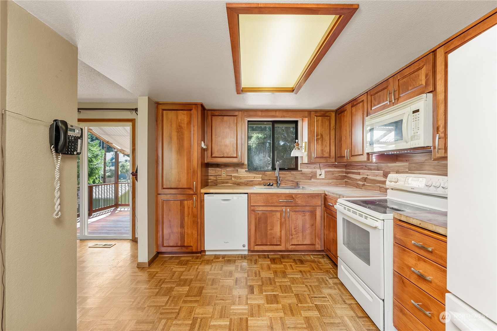 7347 East Collins Road Port Orchard, WA 98366 - Photo 9 of 40 Gallery Image 9