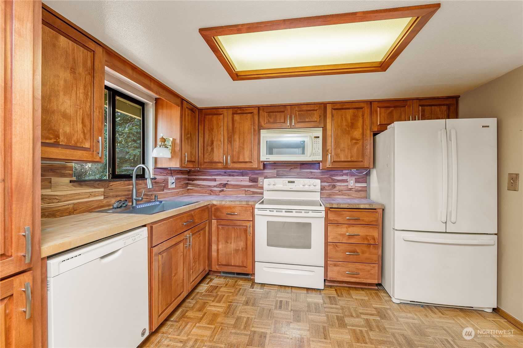 7347 East Collins Road Port Orchard, WA 98366 - Photo 10 of 40 Gallery Image 10