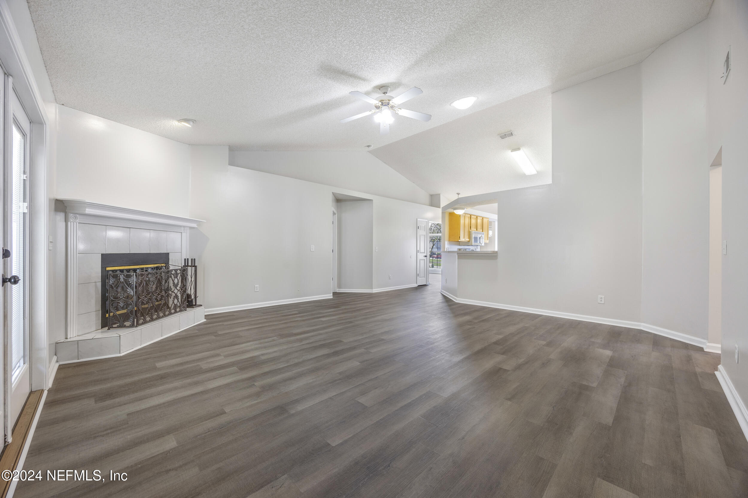 781 Nottingham Forest Circle St. Johns, FL 32259 - Photo 7 of 43 a view of an empty room and window
