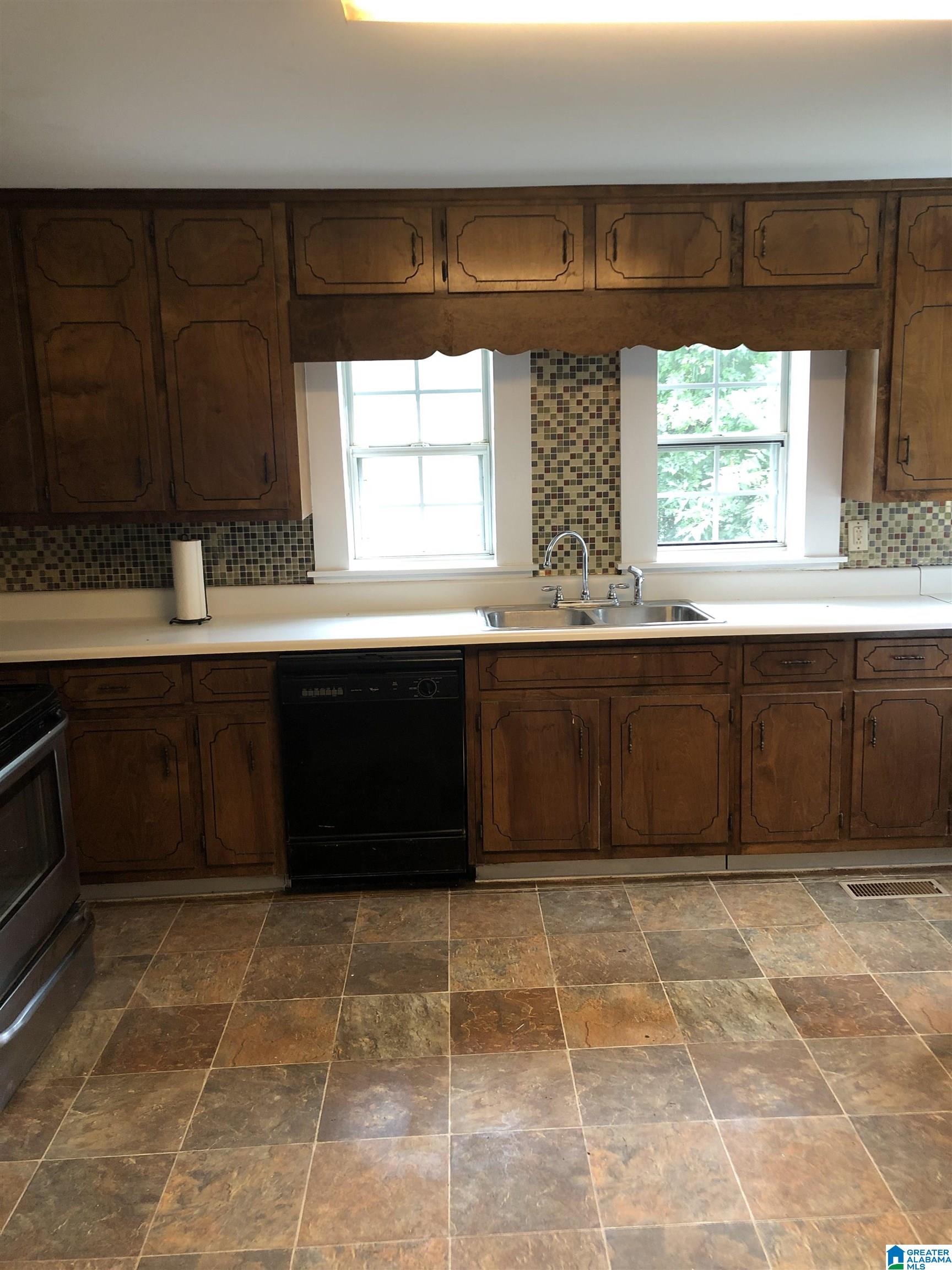 407 Elm Street Oneonta, AL 35121 - Photo 12 of 15