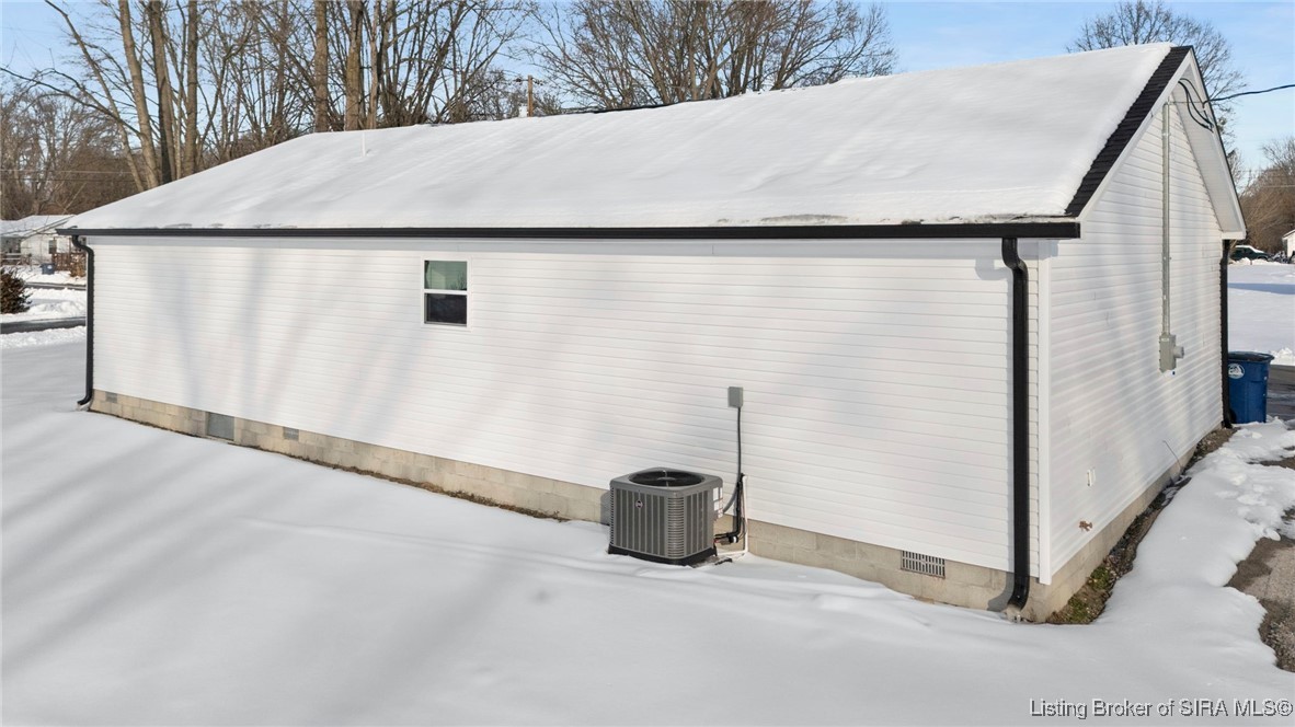 982 North 3rd Street Austin, IN 47102 - Photo 4 of 24