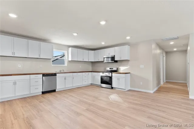 $184,900 | 982 North 3rd Street, Austin, IN 47102