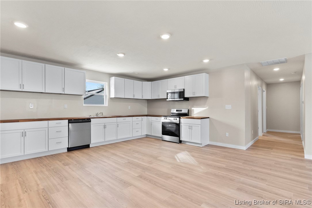 982 North 3rd Street Austin, IN 47102 - Photo 6 of 24