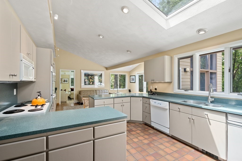 37 Barney Hill Road Wayland, MA 01778 - Photo 11 of 35 Gallery Image 11