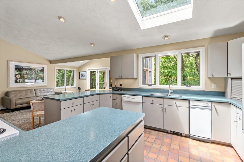 37 Barney Hill Road Wayland, MA 01778 - Photo 12 of 35 Gallery Image 12