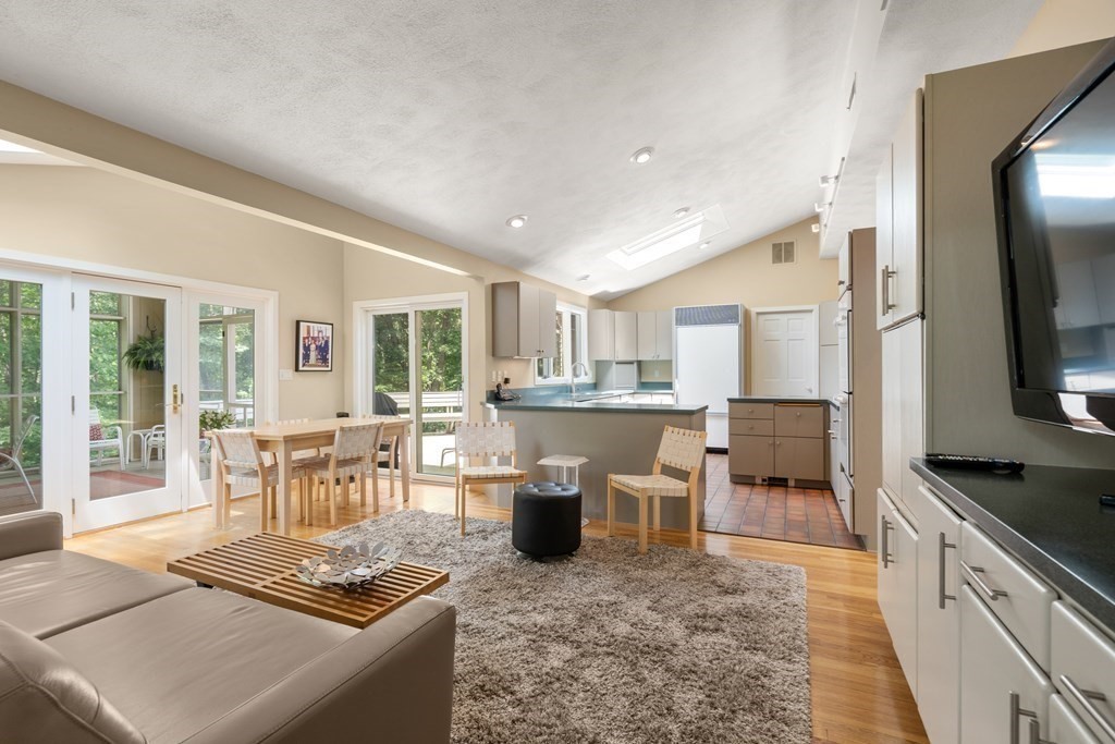 37 Barney Hill Road Wayland, MA 01778 - Photo 9 of 35 Gallery Image 9