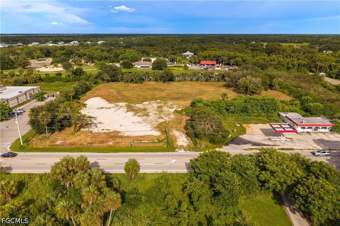 4901 Buckingham Road Fort Myers, FL 33905 - Photo 4 of 31 Gallery Image 4