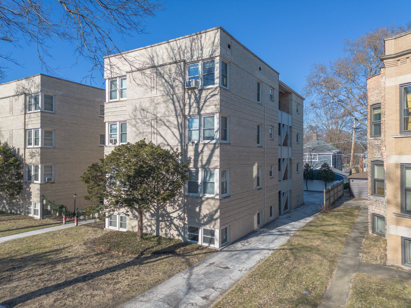 100 Pine Avenue, Unit 6 Riverside, IL 60546 - Photo 1 of 59