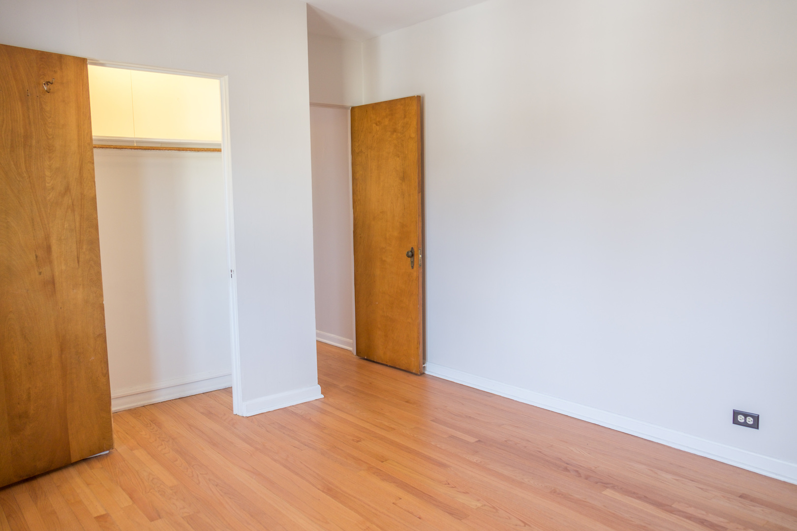 100 Pine Avenue, Unit 6 Riverside, IL 60546 - Photo 20 of 59
