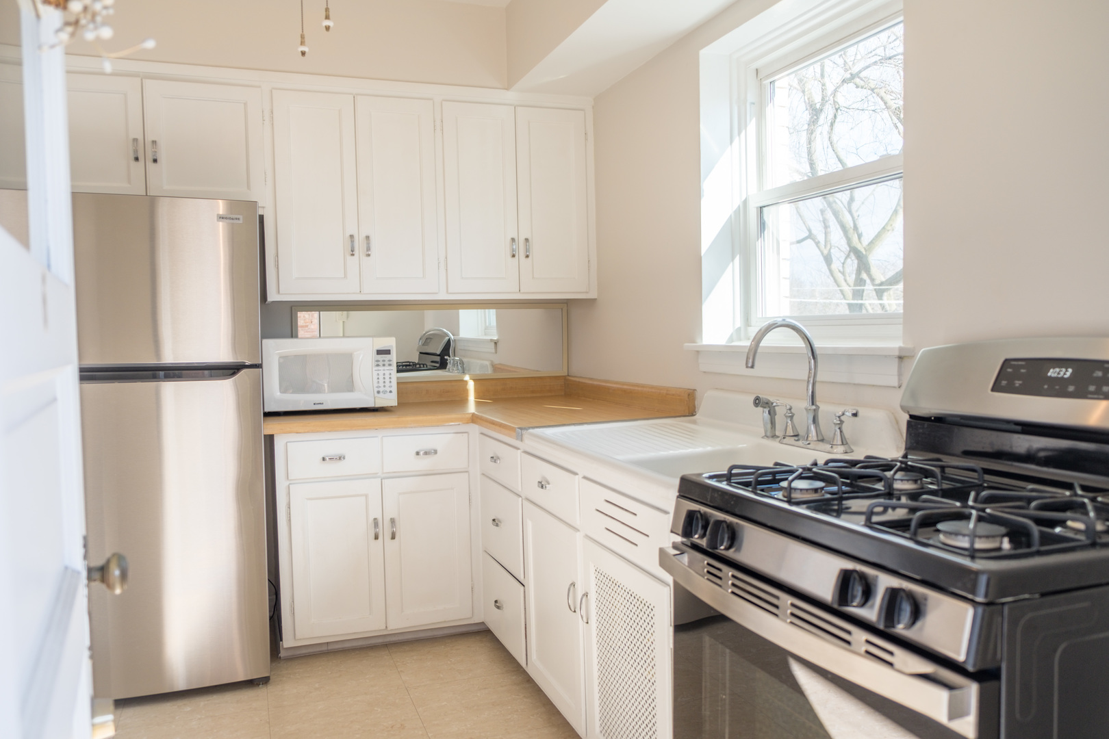 100 Pine Avenue, Unit 6 Riverside, IL 60546 - Photo 34 of 59