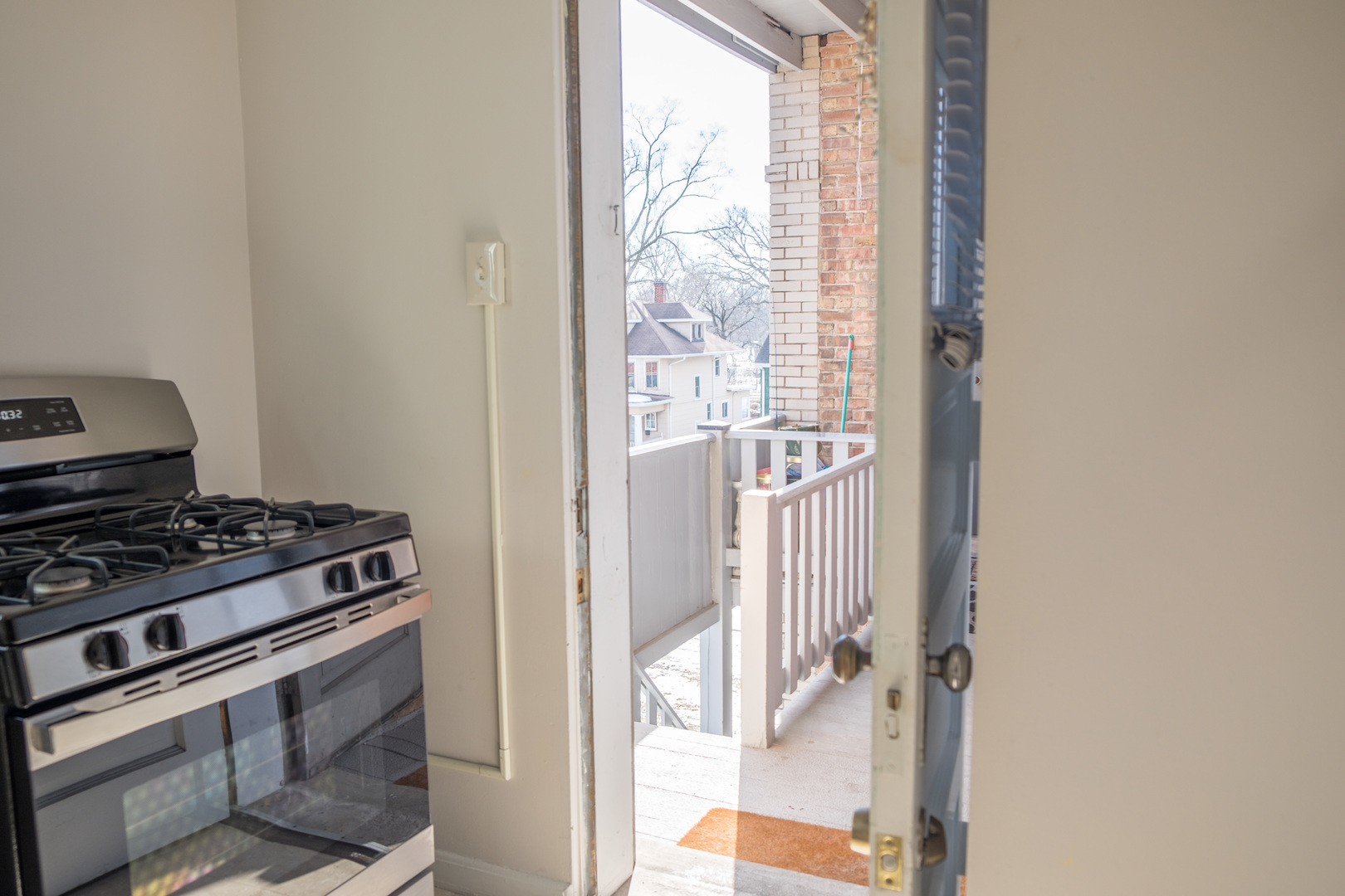 100 Pine Avenue, Unit 6 Riverside, IL 60546 - Photo 35 of 59