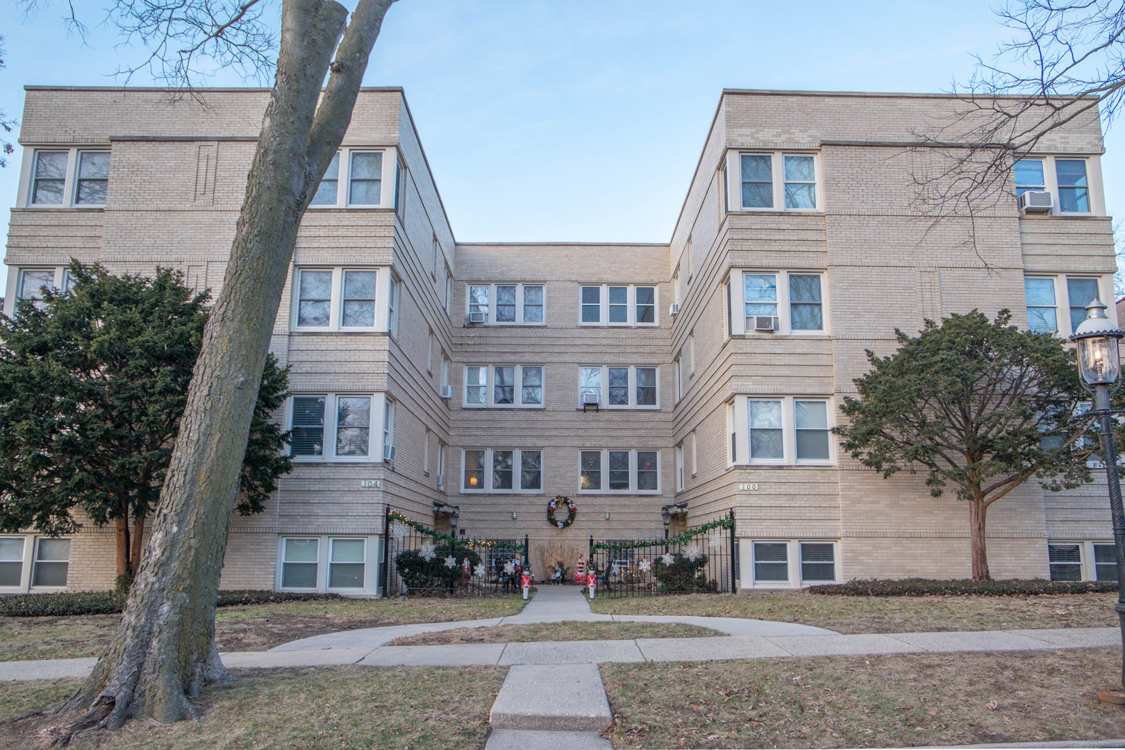 100 Pine Avenue, Unit 6 Riverside, IL 60546 - Photo 43 of 59