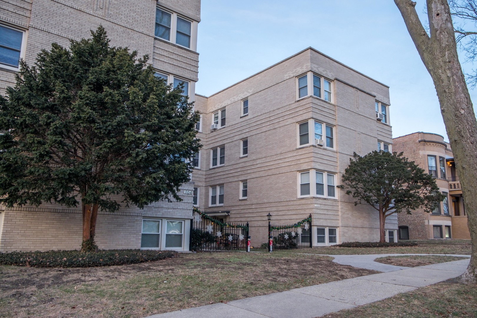100 Pine Avenue, Unit 6 Riverside, IL 60546 - Photo 44 of 59