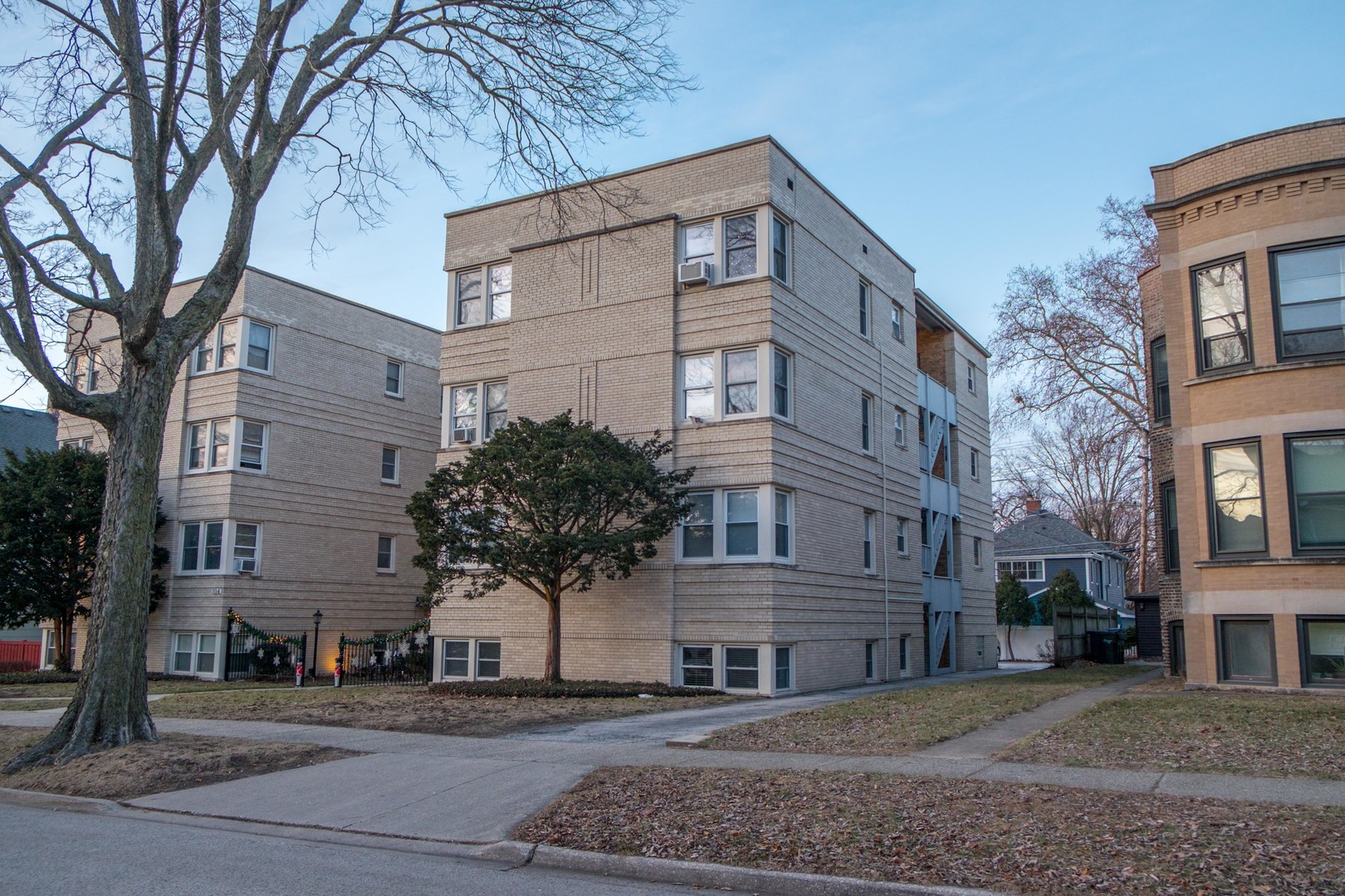100 Pine Avenue, Unit 6 Riverside, IL 60546 - Photo 45 of 59