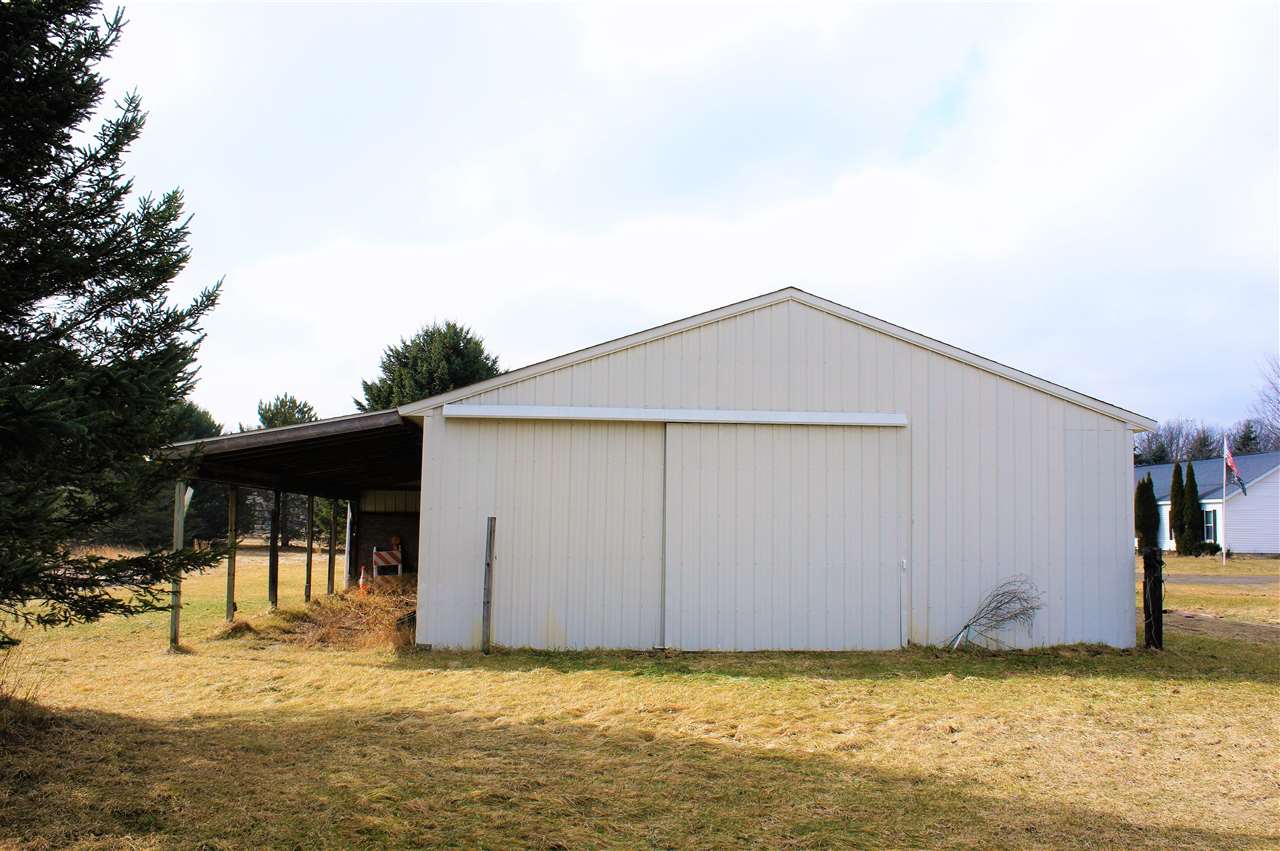 5728 West School Road Mount Pleasant, MI 48858 - Photo 9 of 26 1828127-8.JPG