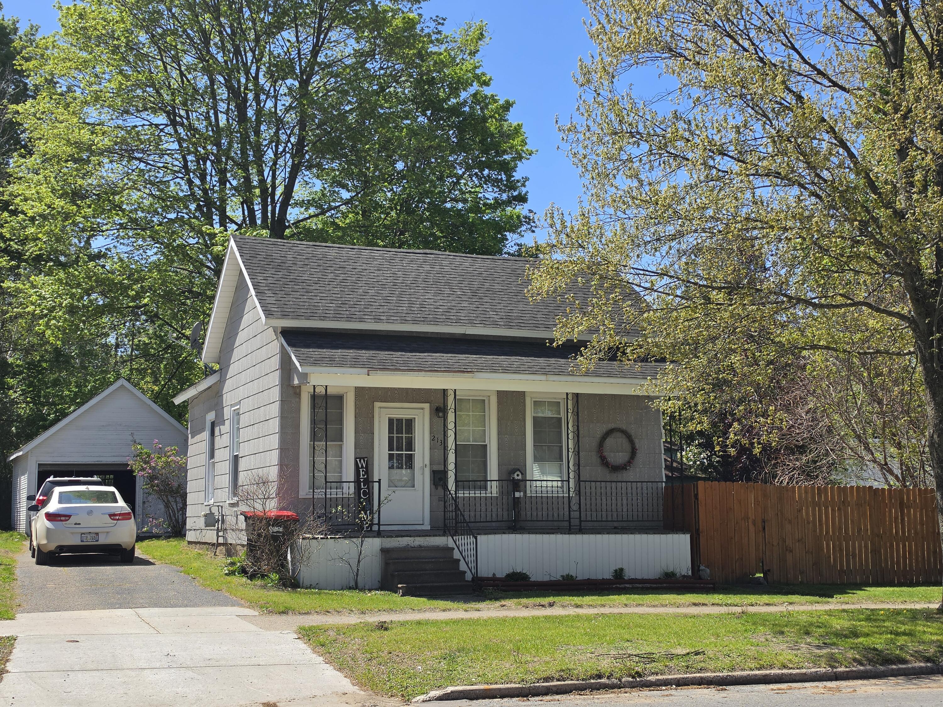 213 South Higbee Street Reed City, MI 49677 - Photo 1 of 27 20260516_153850