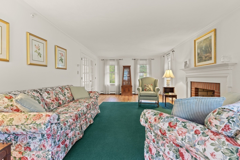 11 Wagon Road Westwood, MA 02090 - Photo 8 of 39 Gallery Image 8