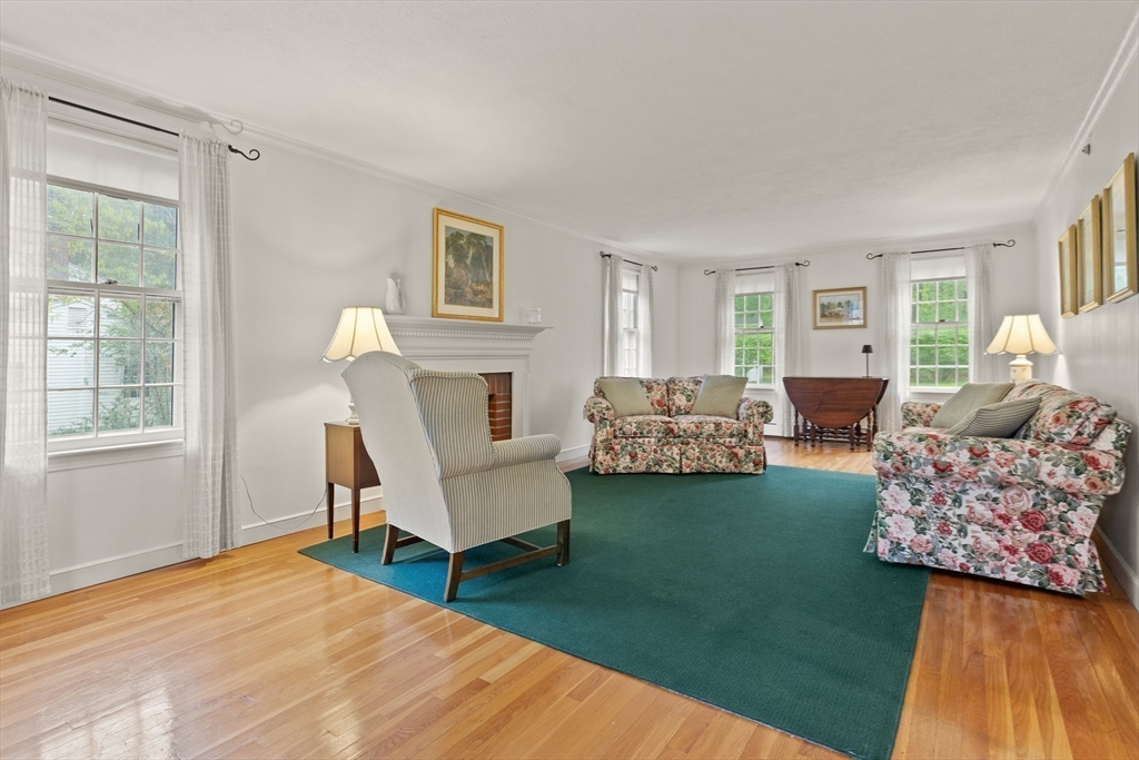 11 Wagon Road Westwood, MA 02090 - Photo 10 of 39 Gallery Image 10