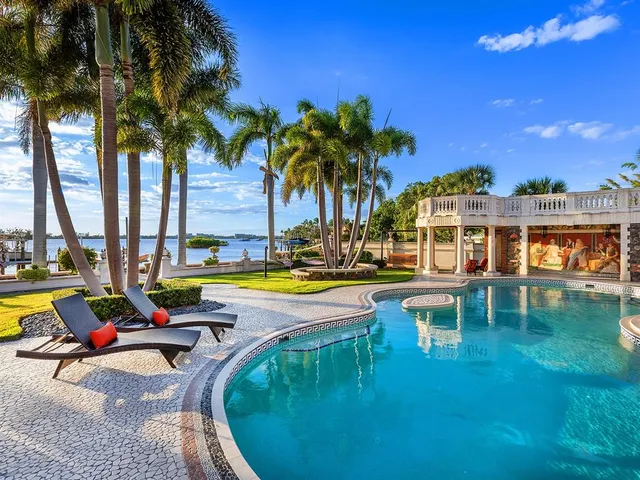$26,400,000 | 1310 South Lake Shore Drive, Sarasota, FL 34231