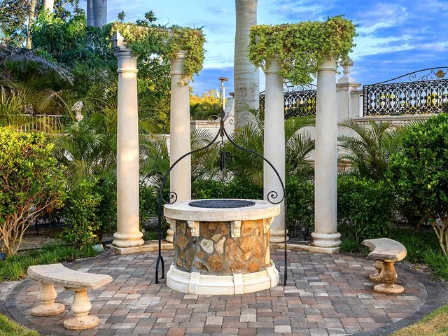 $26,400,000 | 1310 South Lake Shore Drive, Sarasota, FL 34231