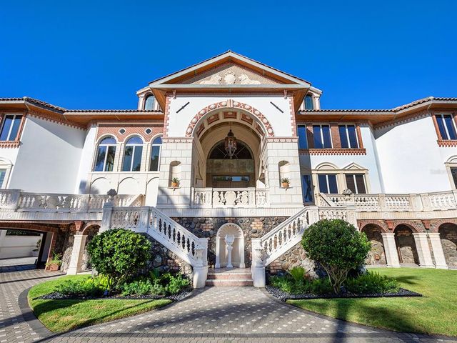 $26,400,000 | 1310 South Lake Shore Drive, Sarasota, FL 34231