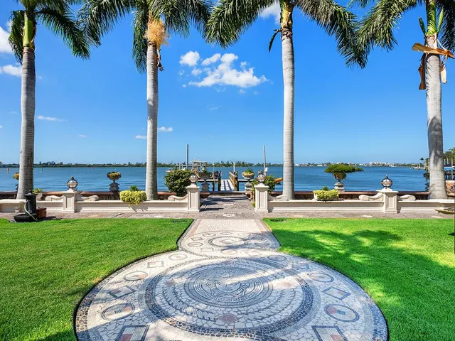 $26,400,000 | 1310 South Lake Shore Drive, Sarasota, FL 34231
