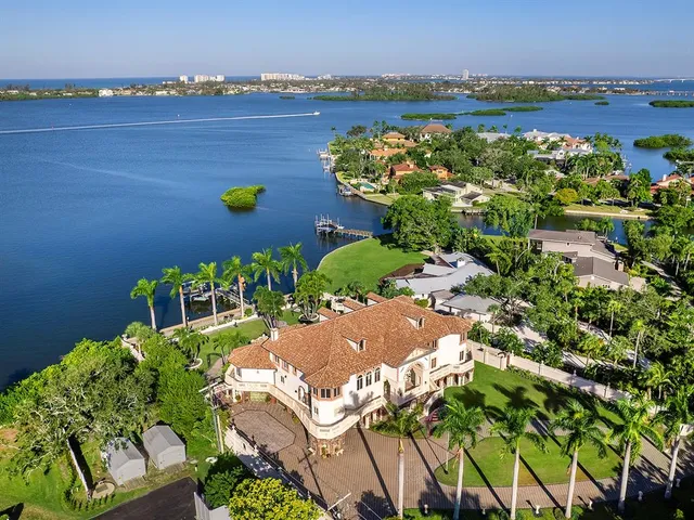 $26,400,000 | 1310 South Lake Shore Drive, Sarasota, FL 34231